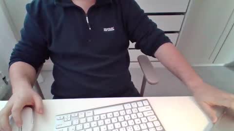 Snapshot of alfo267 chatting on 10-30-25, 10:27 WorkFromHomeFun online show from 10-30-25, 10:27