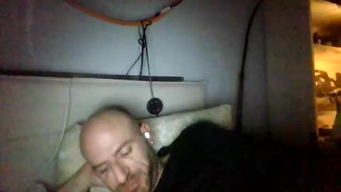 Snapshot of alfred152 chatting on 06-05-26, 05:25 alfred152 online show from 06-05-26, 05:25