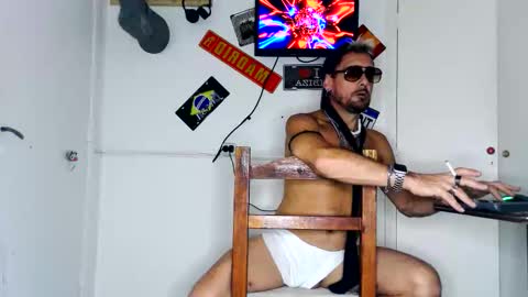 Snapshot of alfredopantuso chatting on 04-06-26, 05:08 alfredopantuso online show from 04-06-26, 05:08