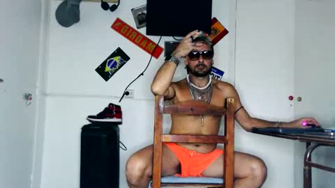 Snapshot of alfredopantuso chatting on 04-12-26, 07:02 alfredopantuso online show from 04-12-26, 07:02