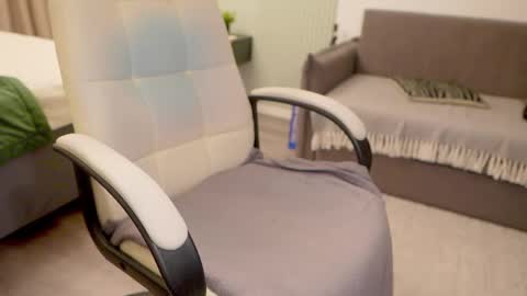 Ali online show from 03-06-25, 01:37