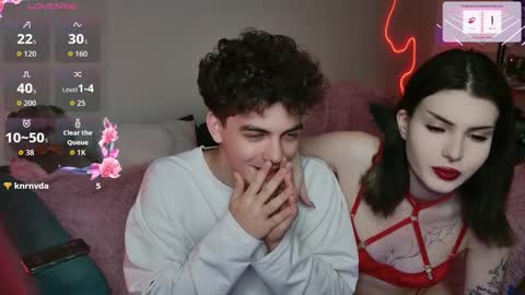 Snapshot of alice118james chatting on 10-09-25, 12:41 alice and james online show from 10-09-25, 12:41