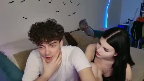 Snapshot of alice118james chatting on 10-28-25, 12:03 alice and james online show from 10-28-25, 12:03