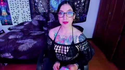 Snapshot of alice666f chatting on 05-26-26, 02:46 ALiCE ROSE online show from 05-26-26, 02:46