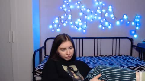 Snapshot of alice_________________________ chatting on 12-03-24, 06:49 Alice online show from 12-03-24, 06:49