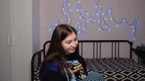 Snapshot of alice_________________________ chatting on 12-11-24, 10:16 Alice online show from 12-11-24, 10:16