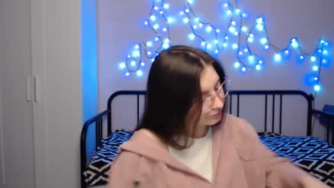 Snapshot of alice_________________________ chatting on 12-18-24, 10:24 Alice online show from 12-18-24, 10:24