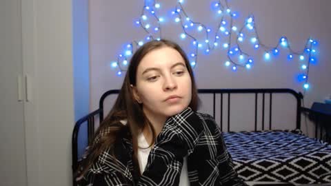 Snapshot of alice_________________________ chatting on 12-21-24, 10:08 Alice online show from 12-21-24, 10:08