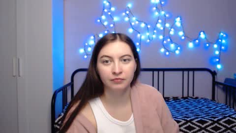 Snapshot of alice_________________________ chatting on 12-24-24, 06:17 Alice online show from 12-24-24, 06:17