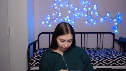 Snapshot of alice_________________________ chatting on 01-02-25, 07:51 Alice online show from 01-02-25, 07:51