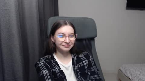 Snapshot of alice_________________________ chatting on 02-15-25, 07:17 Alice online show from 02-15-25, 07:17