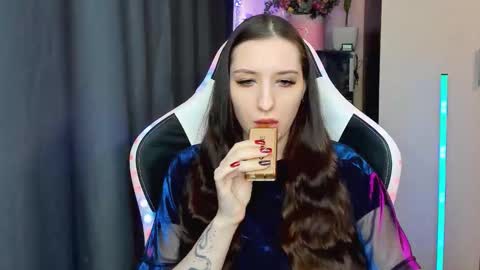 Alice online show from 09-11-25, 01:22