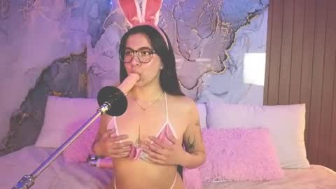 Mey online show from 06-22-26, 02:25