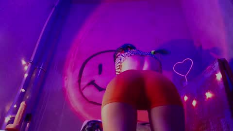 Snapshot of alice_glo chatting on 02-13-25, 01:40 Alice online show from 02-13-25, 01:40