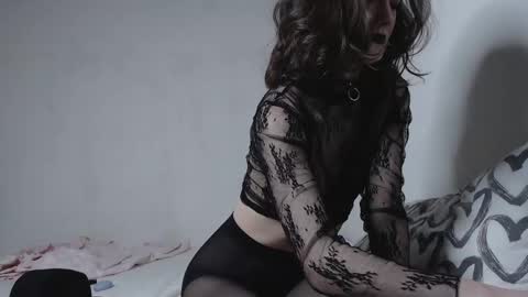 Snapshot of alice_glo chatting on 03-06-25, 12:10 Alice online show from 03-06-25, 12:10