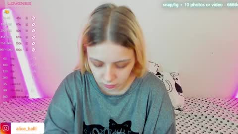 Snapshot of alice_halle chatting on 02-02-25, 07:25 alice_halle online show from 02-02-25, 07:25
