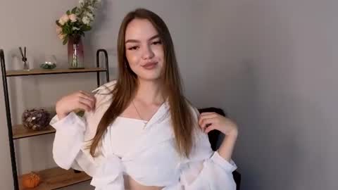 Snapshot of alice_hughes chatting on 07-25-26, 11:41 Ani online show from 07-25-26, 11:41