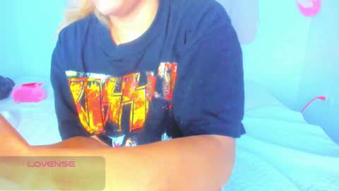 Snapshot of alice_lacroux chatting on 12-13-24, 07:25 Alice online show from 12-13-24, 07:25