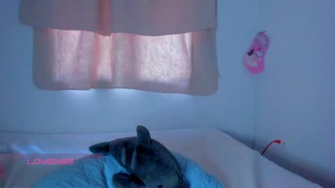 Snapshot of alice_lacroux chatting on 12-13-24, 01:33 Alice online show from 12-13-24, 01:33