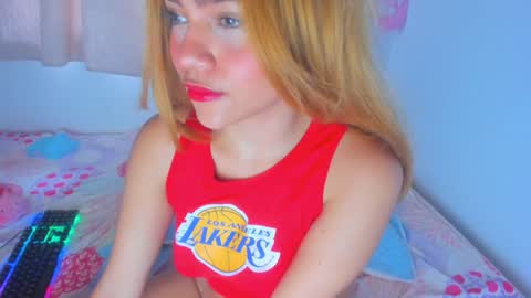 Snapshot of alice_lacroux chatting on 12-23-24, 05:43 Alice online show from 12-23-24, 05:43