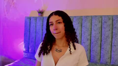 Snapshot of alice_martinez_ chatting on 12-04-24, 04:21 alice and amber online show from 12-04-24, 04:21