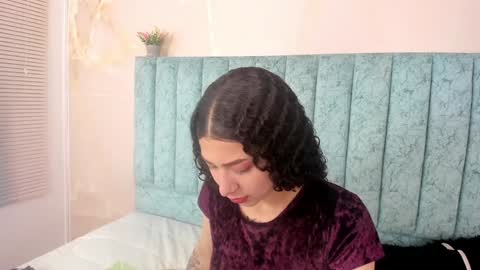 Snapshot of alice_martinez_ chatting on 01-30-25, 04:06 alice and amber online show from 01-30-25, 04:06