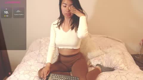 Snapshot of alice_middle01 chatting on 09-25-25, 12:42 Alice online show from 09-25-25, 12:42