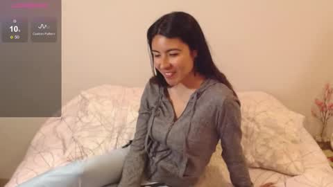 Snapshot of alice_middle01 chatting on 09-29-25, 02:00 Alice online show from 09-29-25, 02:00