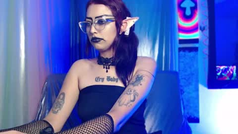 Snapshot of alice_phantom chatting on 03-05-25, 07:27      online show from 03-05-25, 07:27