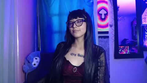 Snapshot of alice_phantom chatting on 09-28-25, 09:42      online show from 09-28-25, 09:42