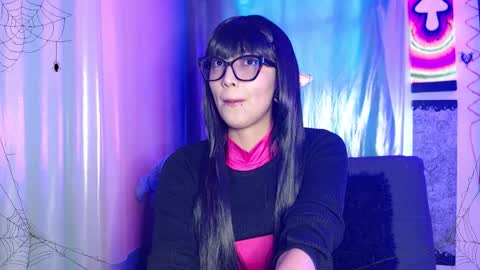 Snapshot of alice_phantom chatting on 10-05-25, 05:33      online show from 10-05-25, 05:33