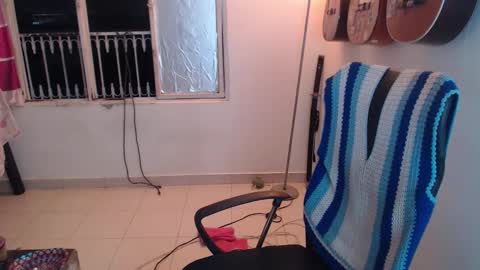 Snapshot of alice_psilocybe_sabina420 chatting on 10-14-25, 03:29 Alicia Aldara online show from 10-14-25, 03:29