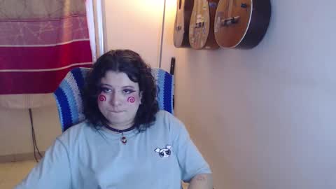 Snapshot of alice_psilocybe_sabina420 chatting on 10-15-25, 05:40 Alicia Aldara online show from 10-15-25, 05:40