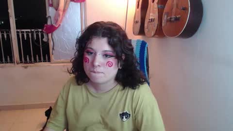 Snapshot of alice_psilocybe_sabina420 chatting on 10-19-25, 03:40 Alicia Aldara online show from 10-19-25, 03:40