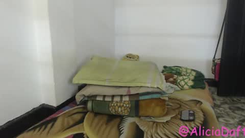 Alicia Aldara online show from 07-12-26, 02:52