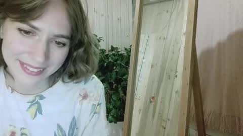 Snapshot of alice_sincere chatting on 05-11-26, 09:23 Alice Love you all online show from 05-11-26, 09:23