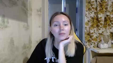 Alice smiles online show from 04-15-26, 11:28