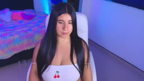 Snapshot of alice_sweet_e chatting on 06-06-26, 01:11 Alice online show from 06-06-26, 01:11