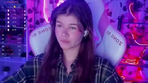 Snapshot of alice_tails chatting on 06-16-26, 10:12 Alice online show from 06-16-26, 10:12
