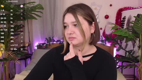 Snapshot of alice_walters chatting on 01-12-25, 10:01 Alice online show from 01-12-25, 10:01