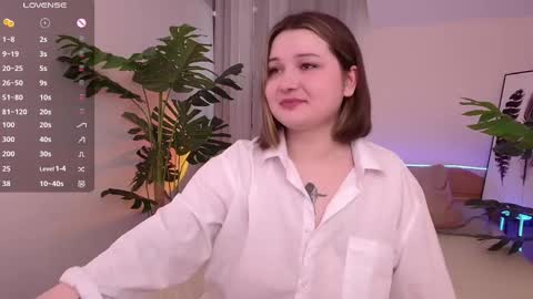 Snapshot of alice_walters chatting on 03-11-25, 03:23 Alice online show from 03-11-25, 03:23