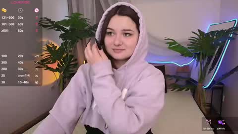 Snapshot of alice_walters chatting on 10-16-25, 02:40 Alice online show from 10-16-25, 02:40
