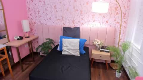 Alice and Asia online show from 12-21-25, 04:14