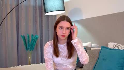 Snapshot of aliceatkin chatting on 01-18-26, 06:50 Alice online show from 01-18-26, 06:50