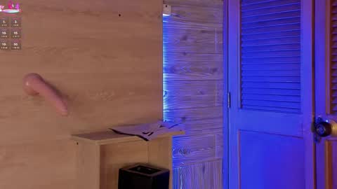 Alice  online show from 02-17-25, 06:26