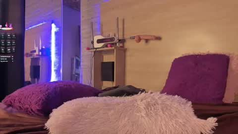 Alice  online show from 03-12-25, 03:18