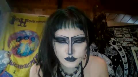 Snapshot of alicectomyy chatting on 06-11-26, 06:06 alicectomyy online show from 06-11-26, 06:06