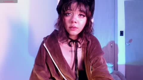 Alice  online show from 10-10-25, 02:54