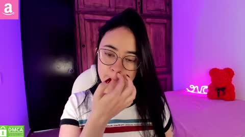 Aliceee  ..   97YP9VWGZHrefnav wishlist lists 1 online show from 05-08-26, 01:27