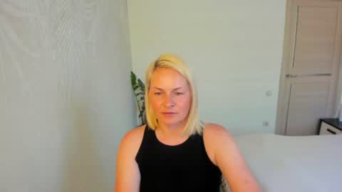 Snapshot of alicee__grace chatting on 06-24-26, 09:08 Alicee online show from 06-24-26, 09:08